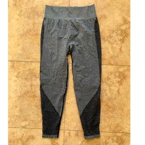 PINK by Victoria’s Secret seamless leggings. Two tone gray. Size Large.